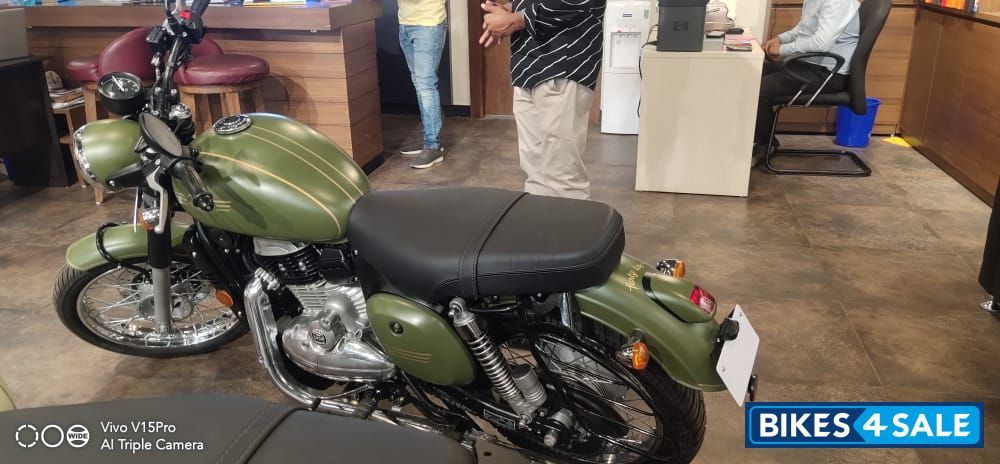 Green Jawa forty two BS6