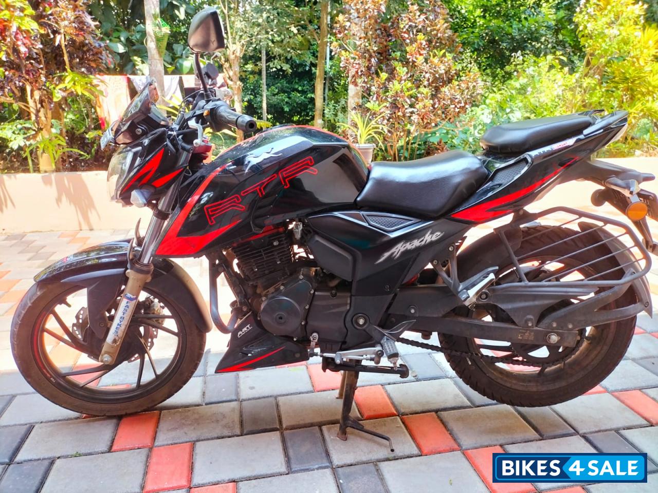 TVS Apache RTR 200 4V