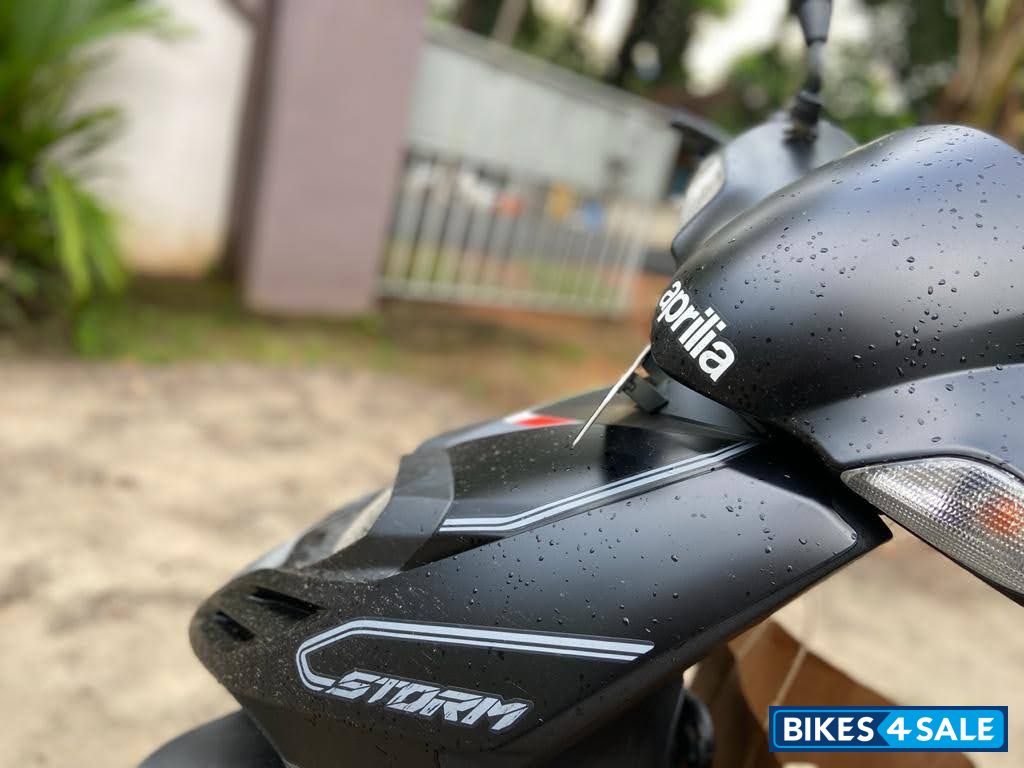 Matte Black Aprilia Storm 125