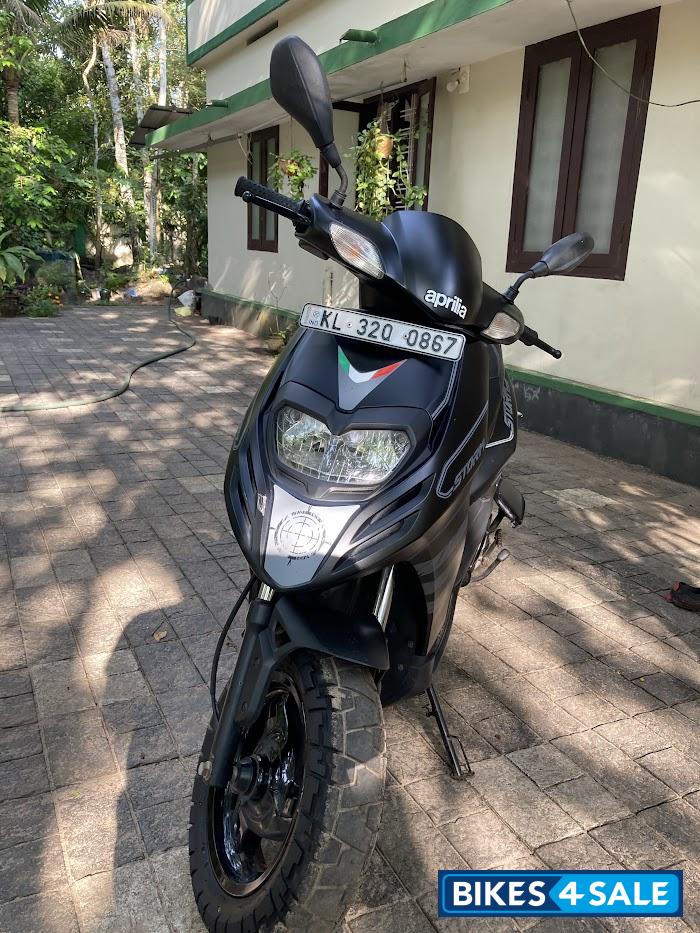 Matte Black Aprilia Storm 125