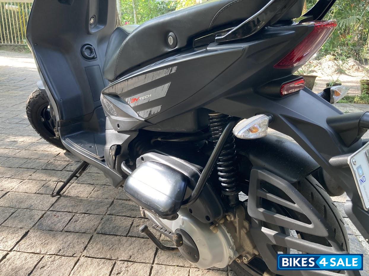 Matte Black Aprilia Storm 125