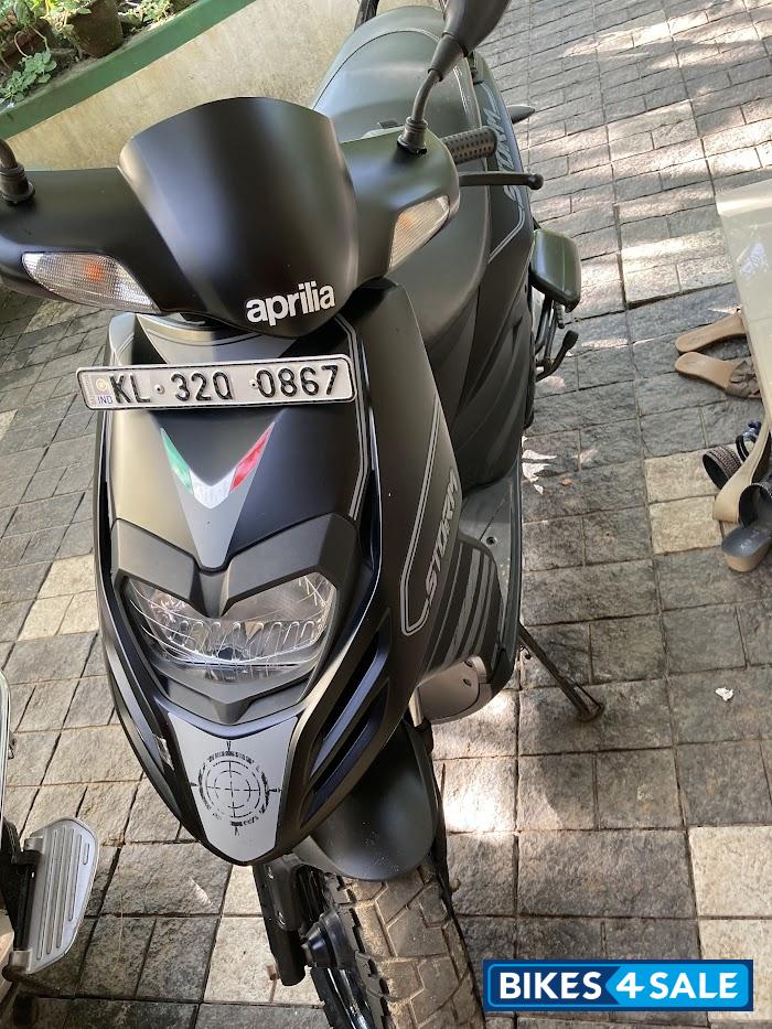 Matte Black Aprilia Storm 125