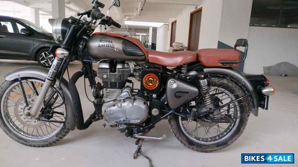Silver Royal Enfield Classic 350 BS VI