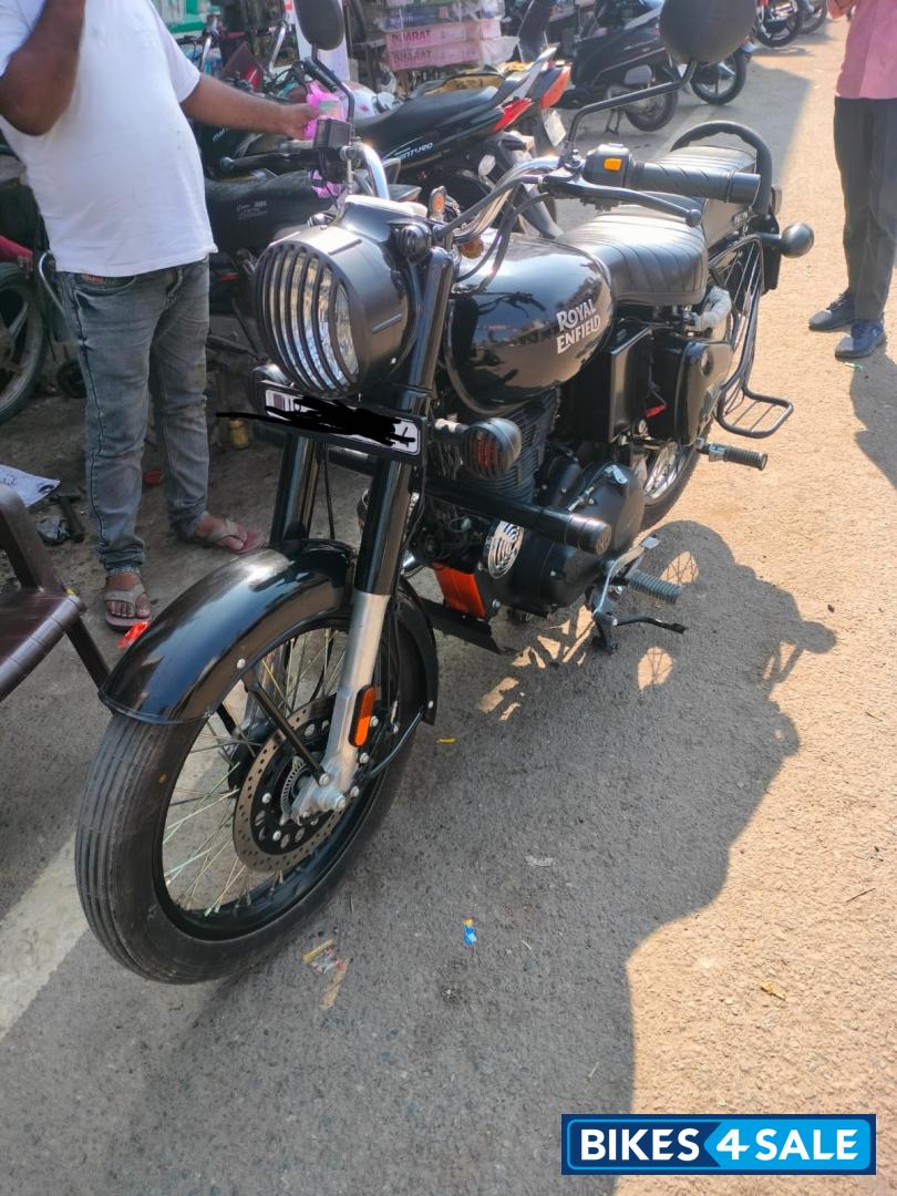 Jet Black Royal Enfield Bullet Electra
