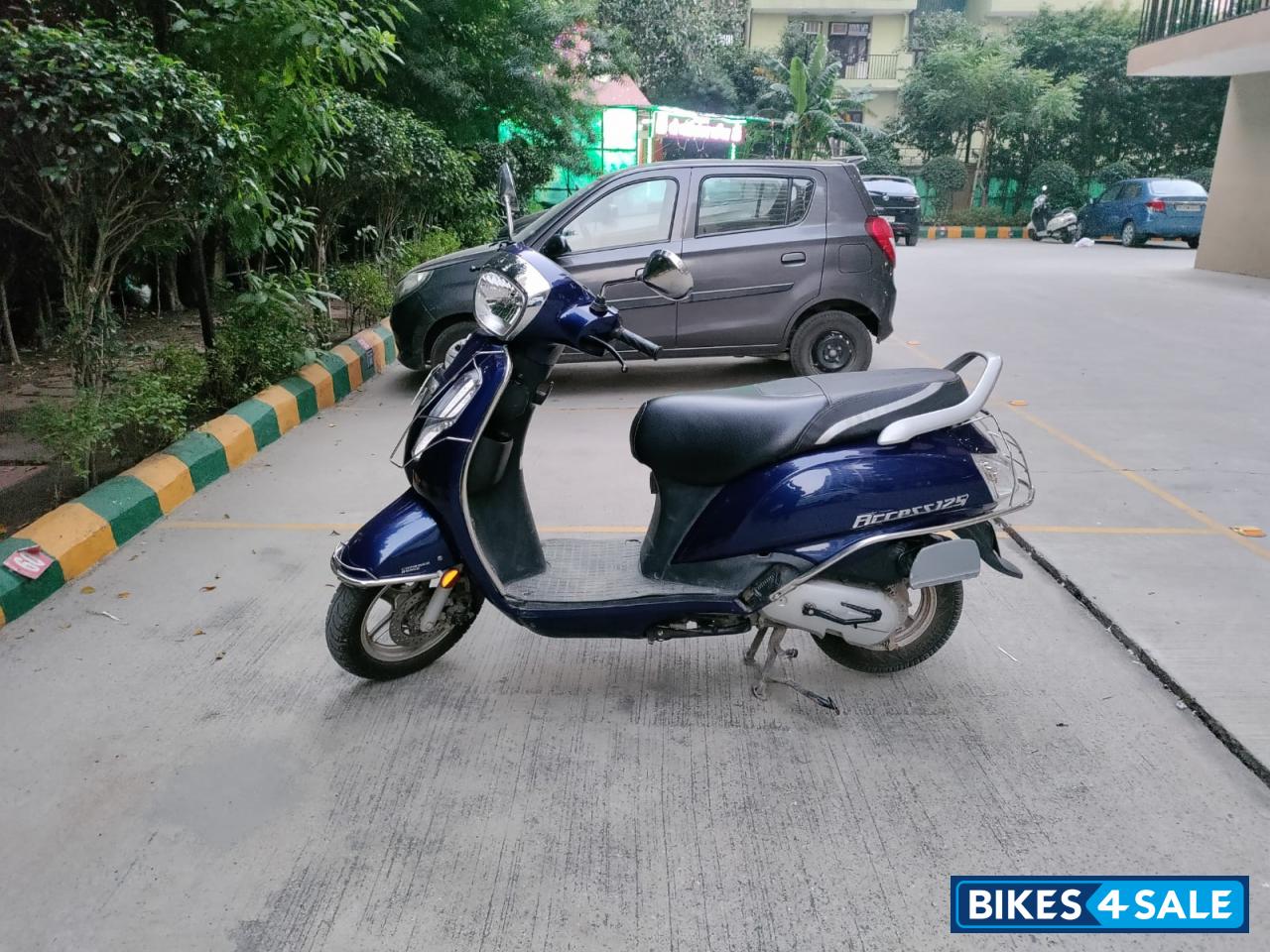 Dark Blue Suzuki Access 125 CBS
