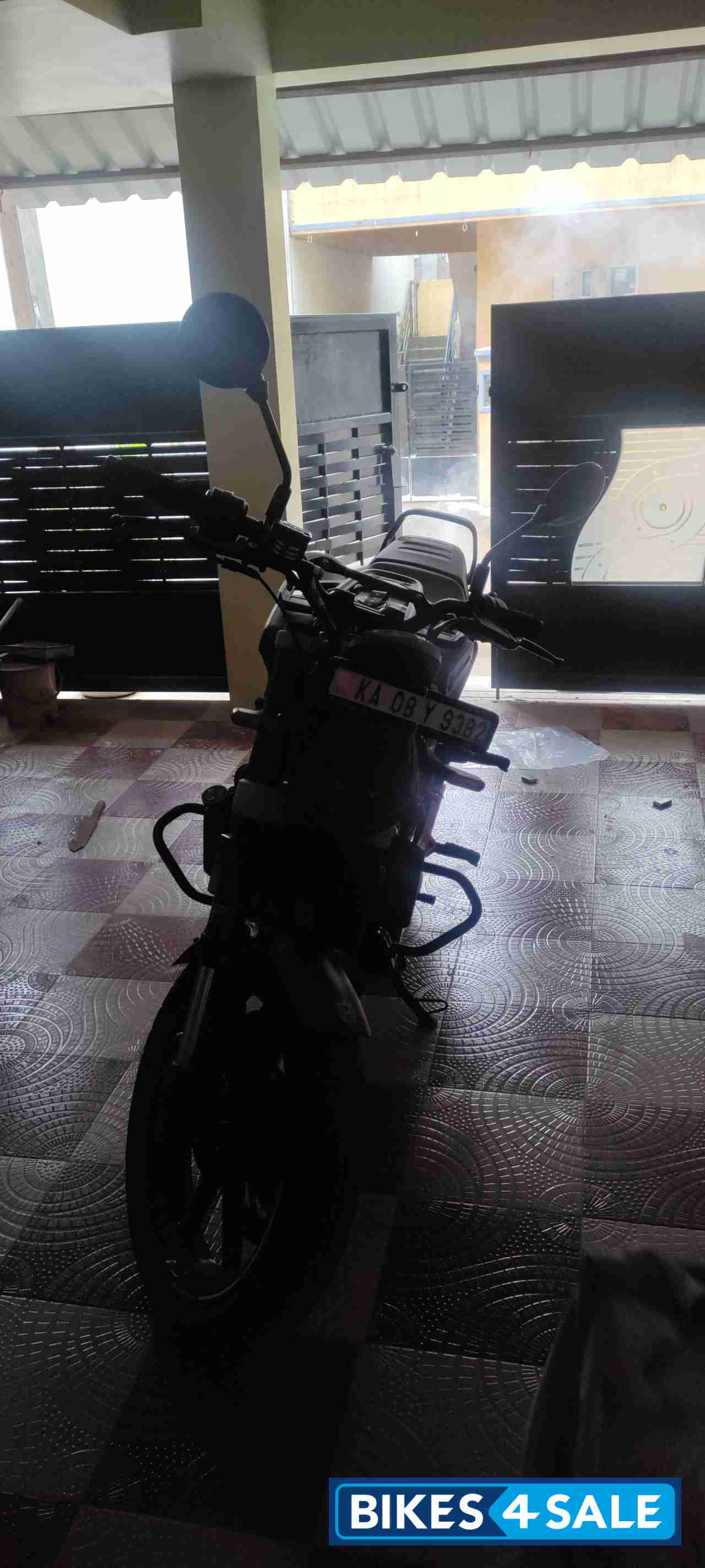 Grey Husqvarna Svartpilen 250 2020