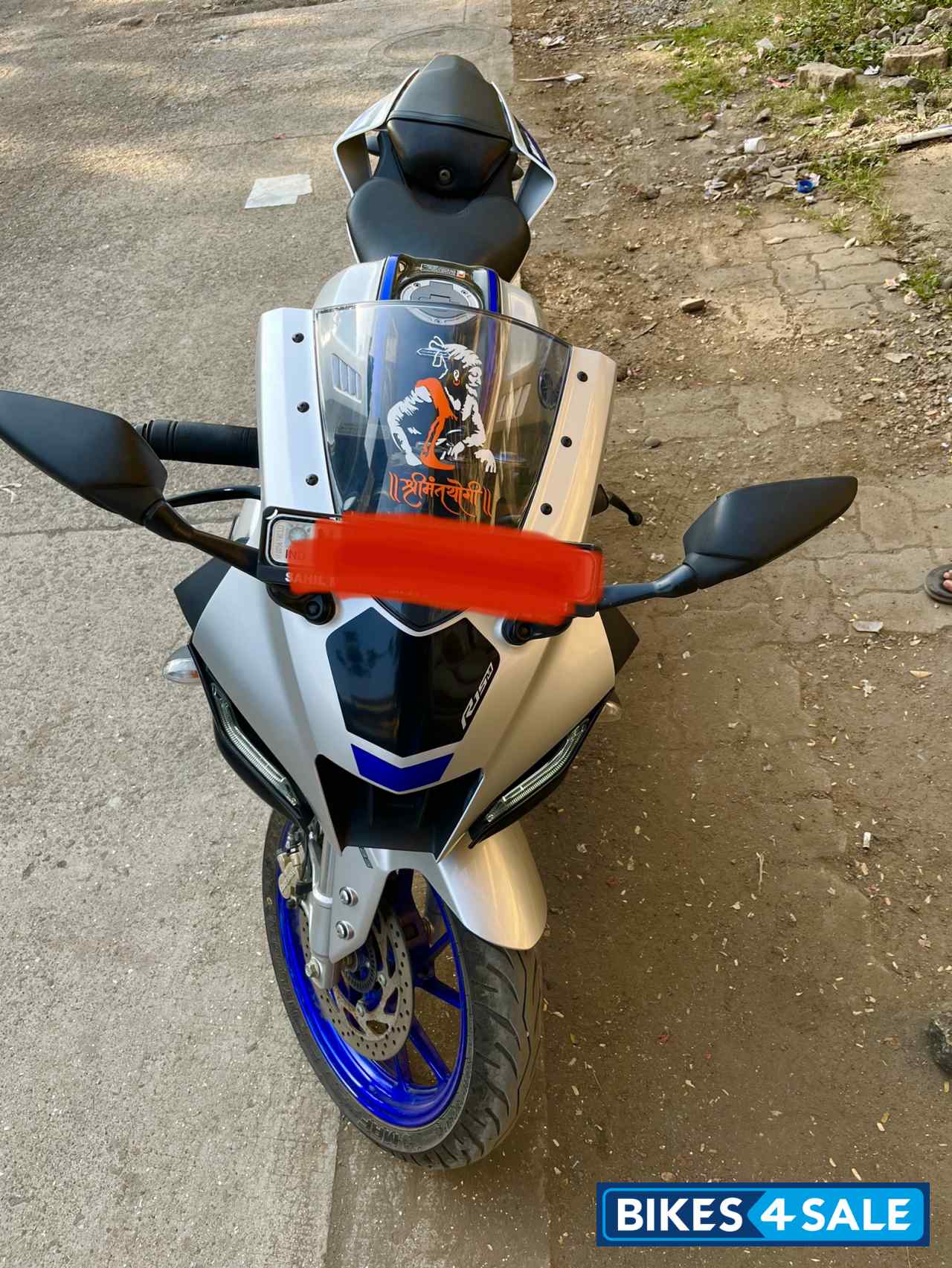 Silver Grey Yamaha R15M