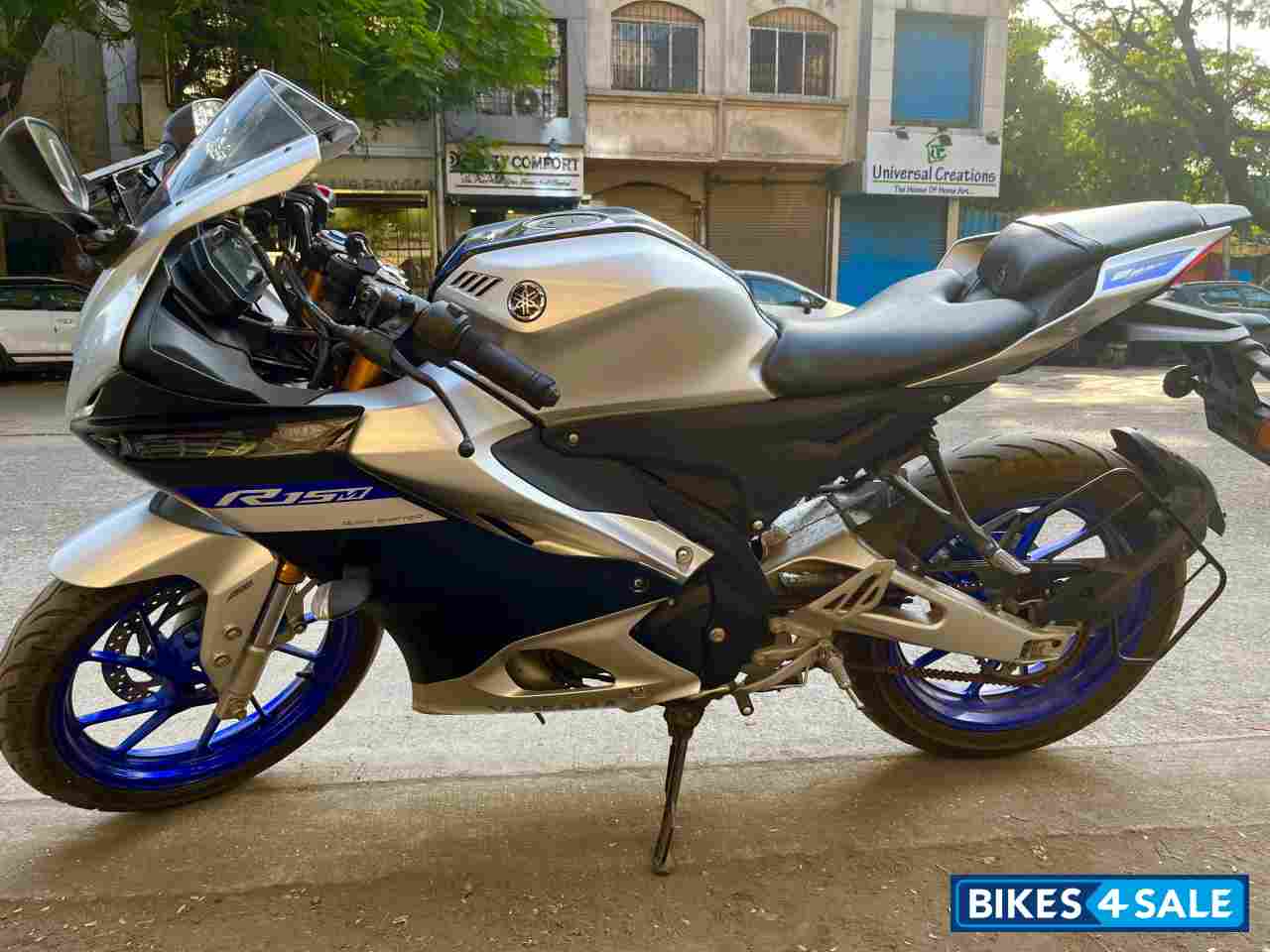 Silver Grey Yamaha R15M