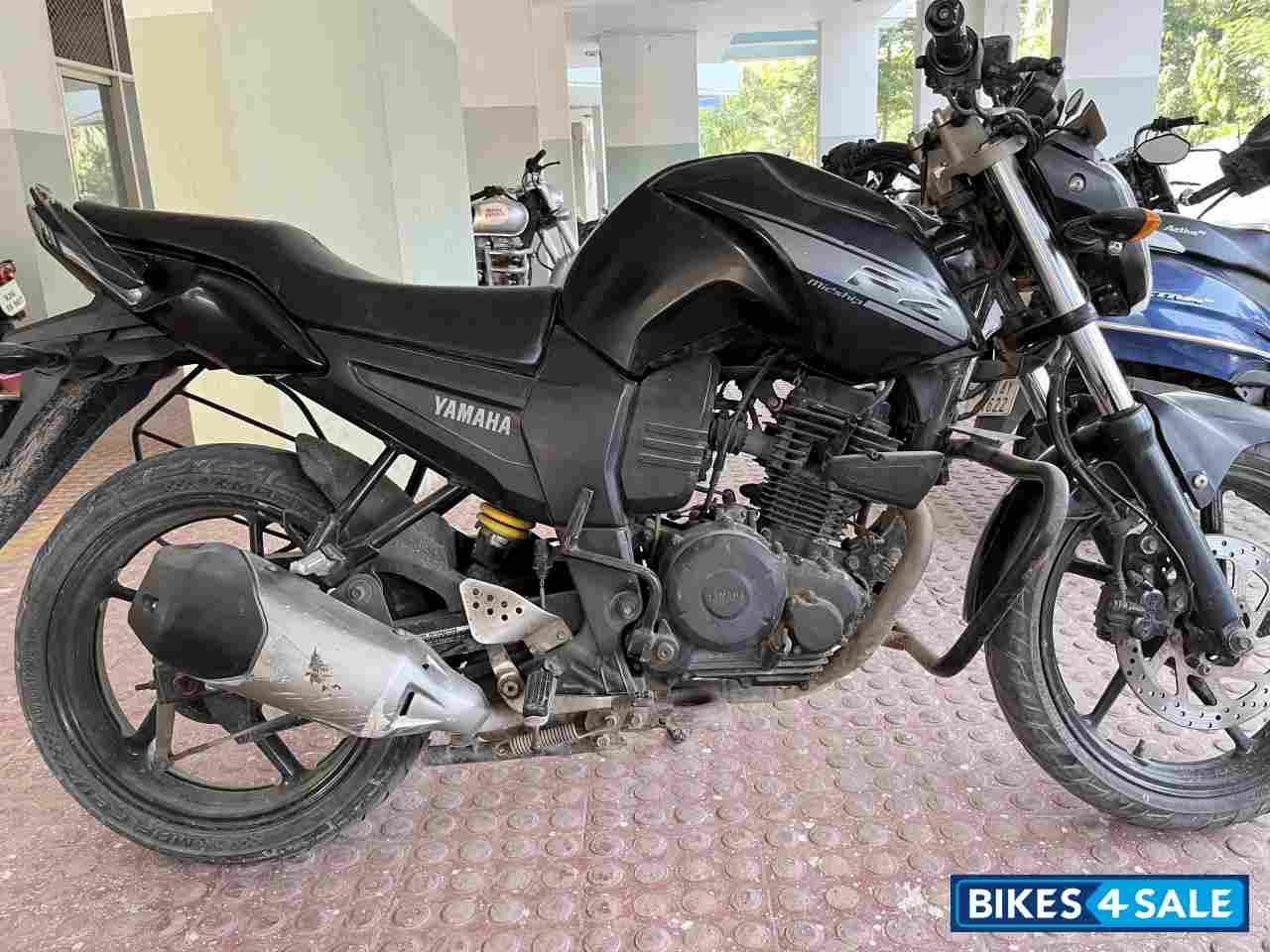 Black Yamaha FZ16