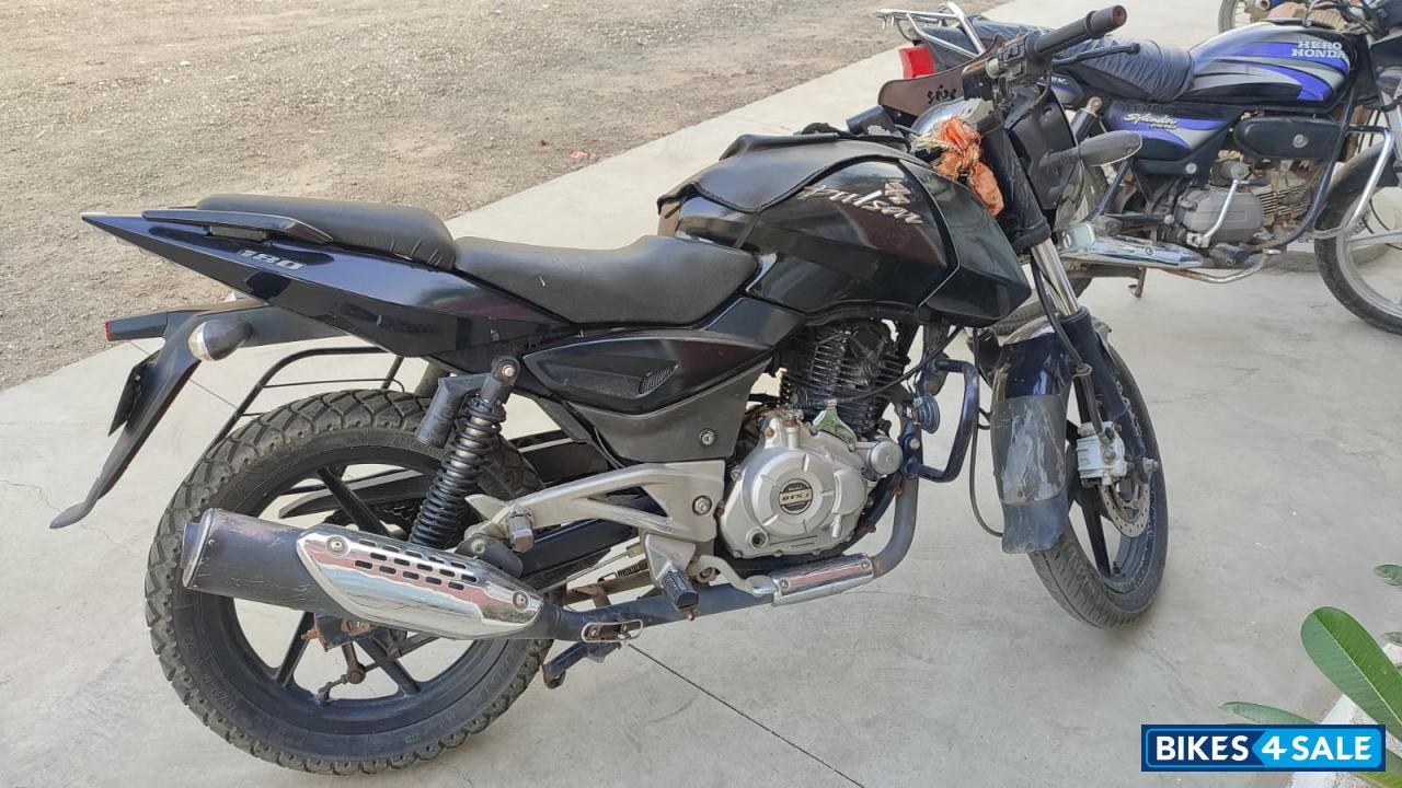 Black Bajaj Pulsar 180 DTSi