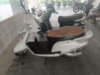 White Honda Aviator