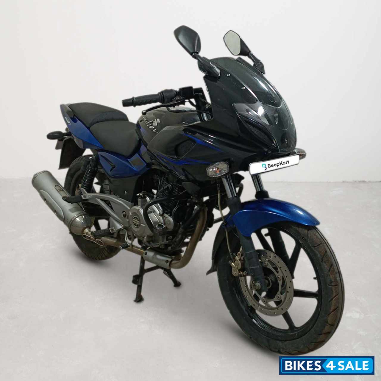 Bajaj Pulsar 220F