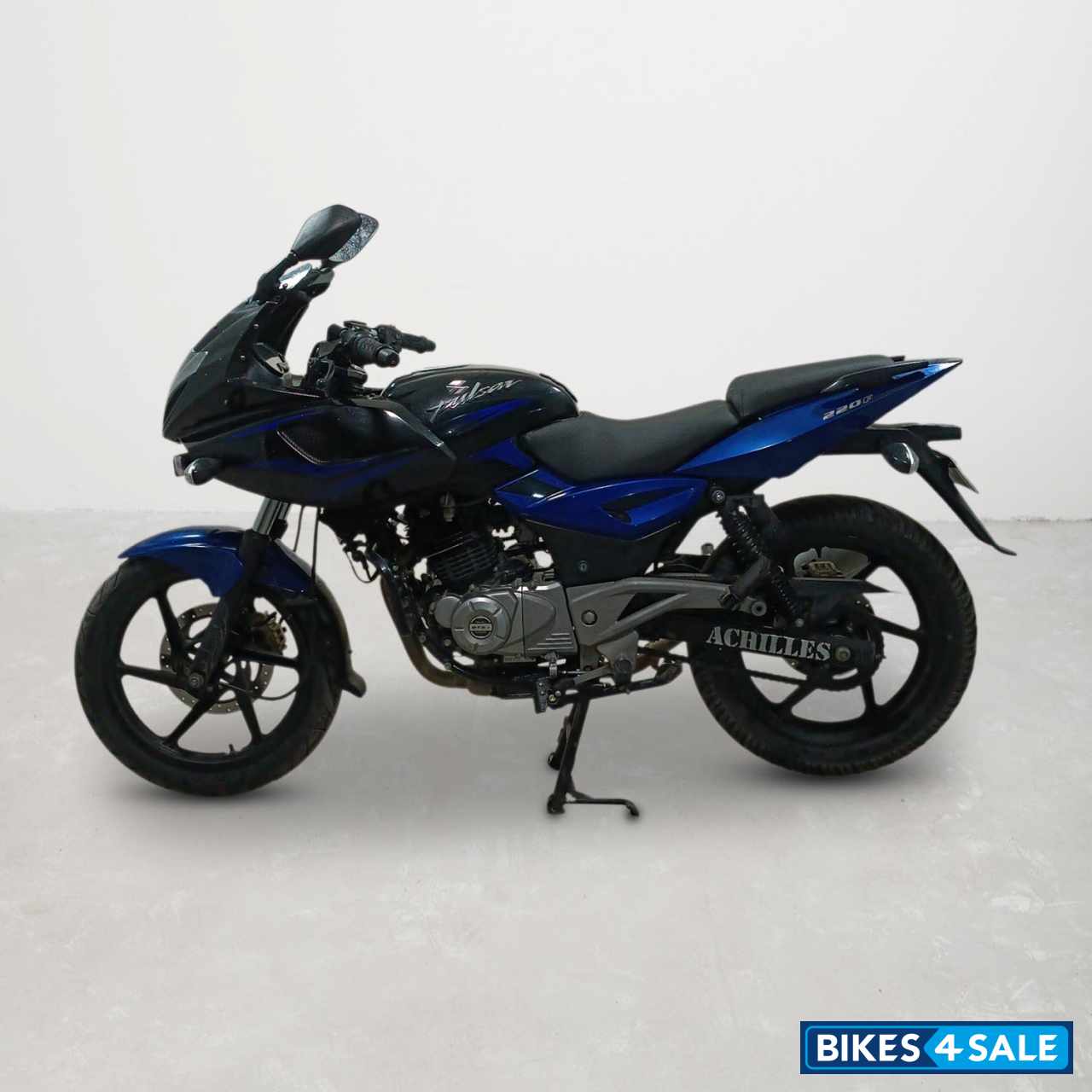 Bajaj Pulsar 220F