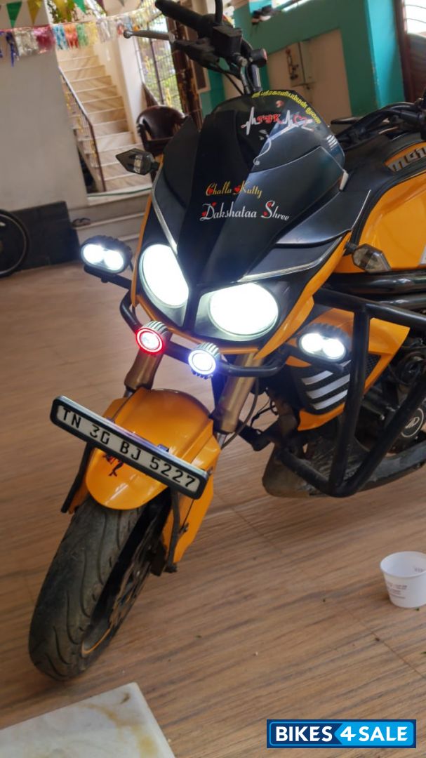 Mahindra Mojo