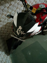 Mahindra Mojo UT 300