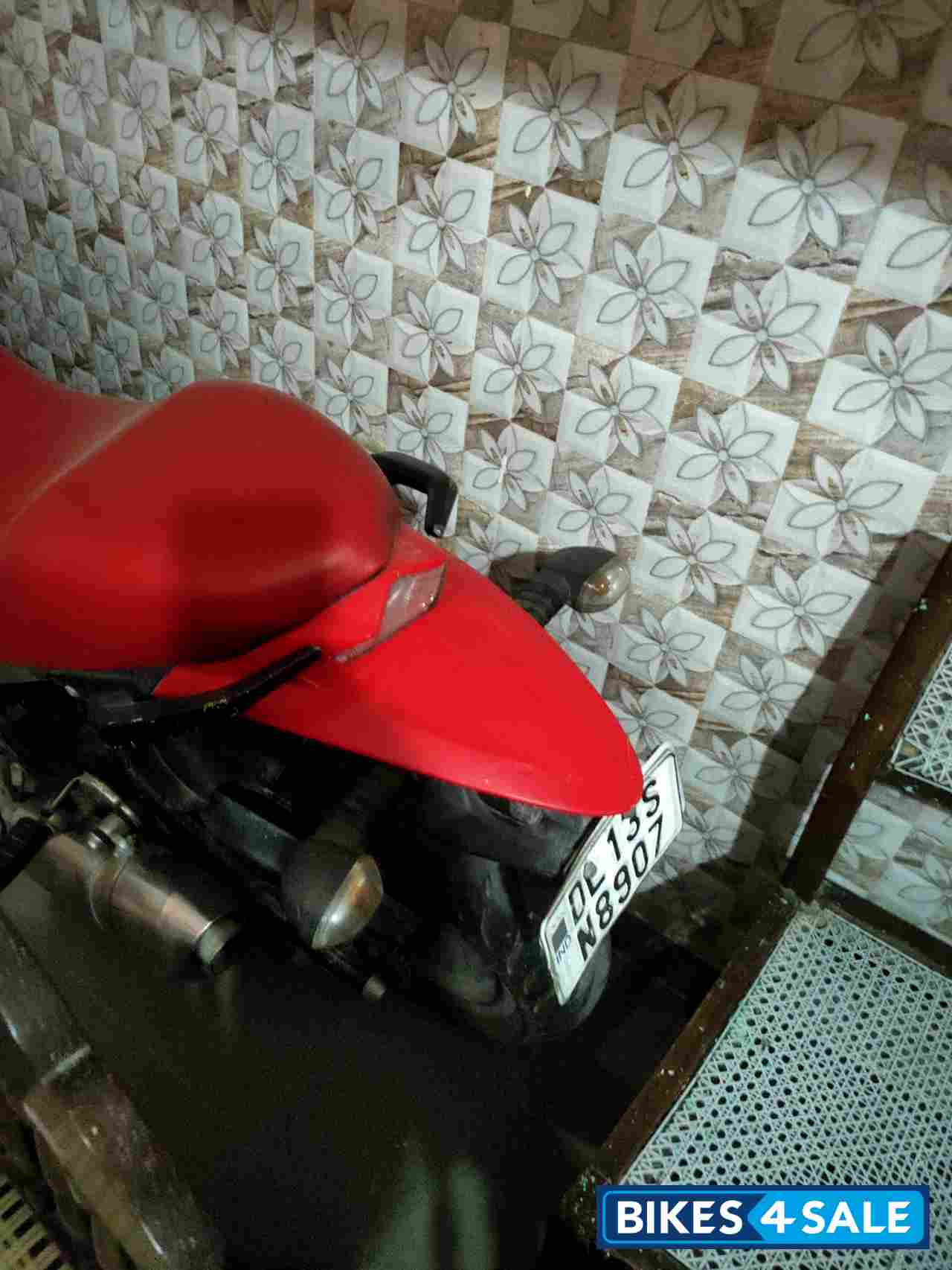 Mahindra Mojo UT 300