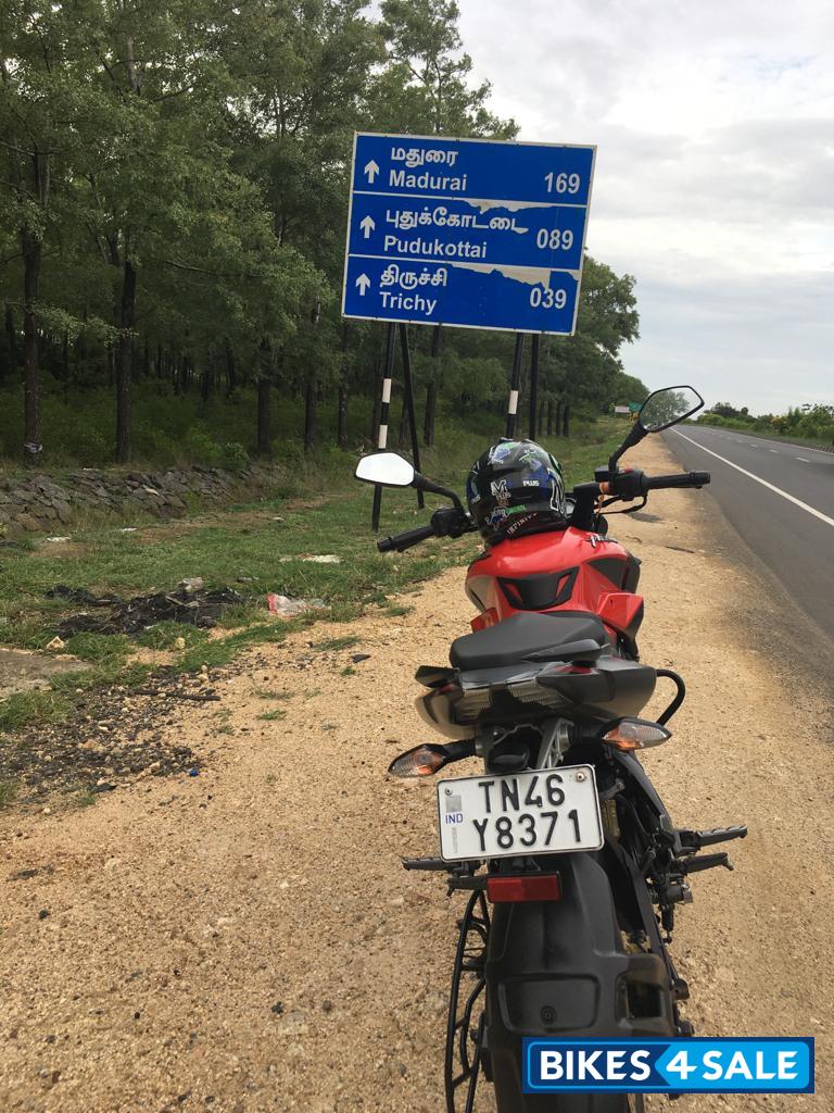 Bajaj  Ns 200