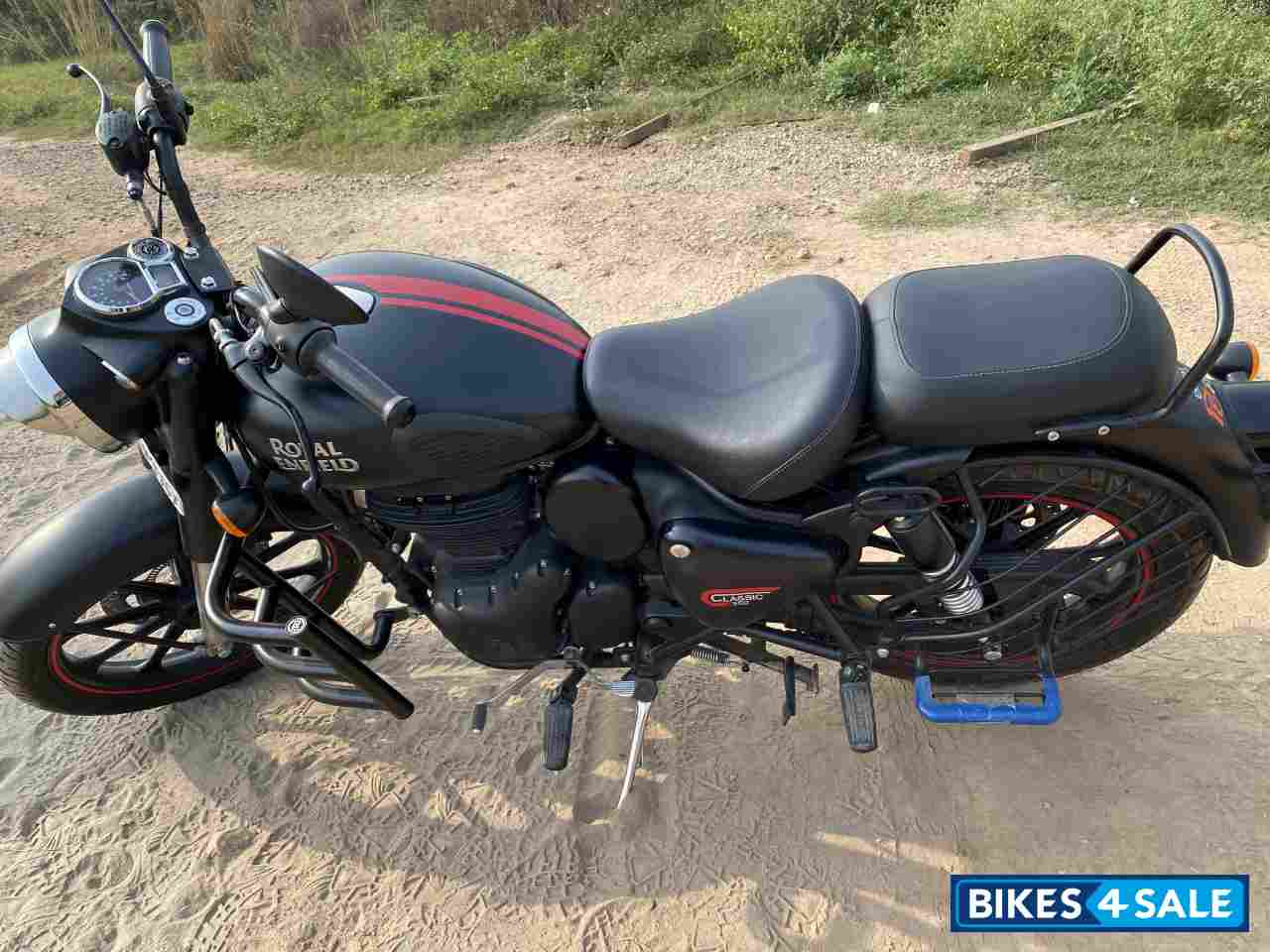 Stealth Black Royal Enfield Classic 350 Dual Channel BS6