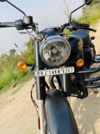 Stealth Black Royal Enfield Classic 350 Dual Channel BS6