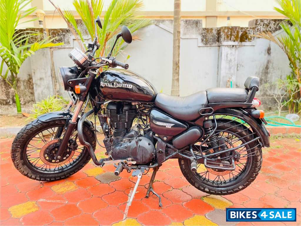 Black Royal Enfield Thunderbird 500