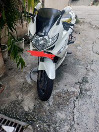 White Hero Karizma ZMR