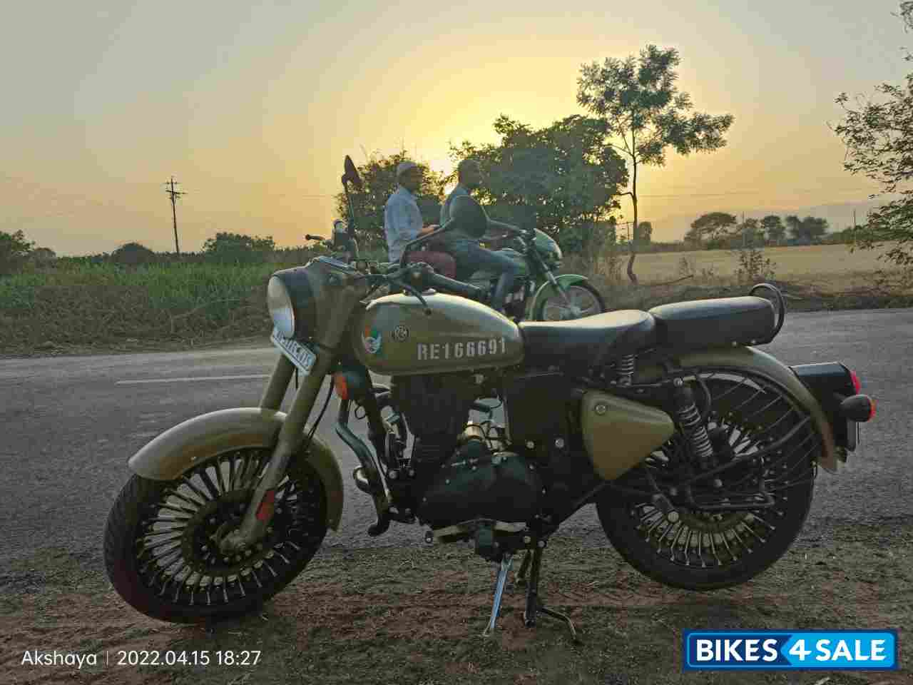 Royal Enfield Classic Signals Stormrider Sand