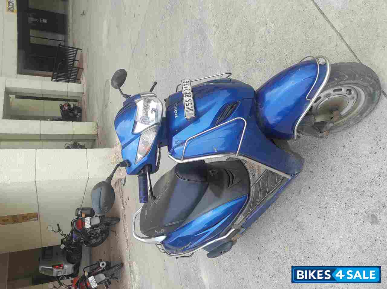 Blue Honda Activa 3G