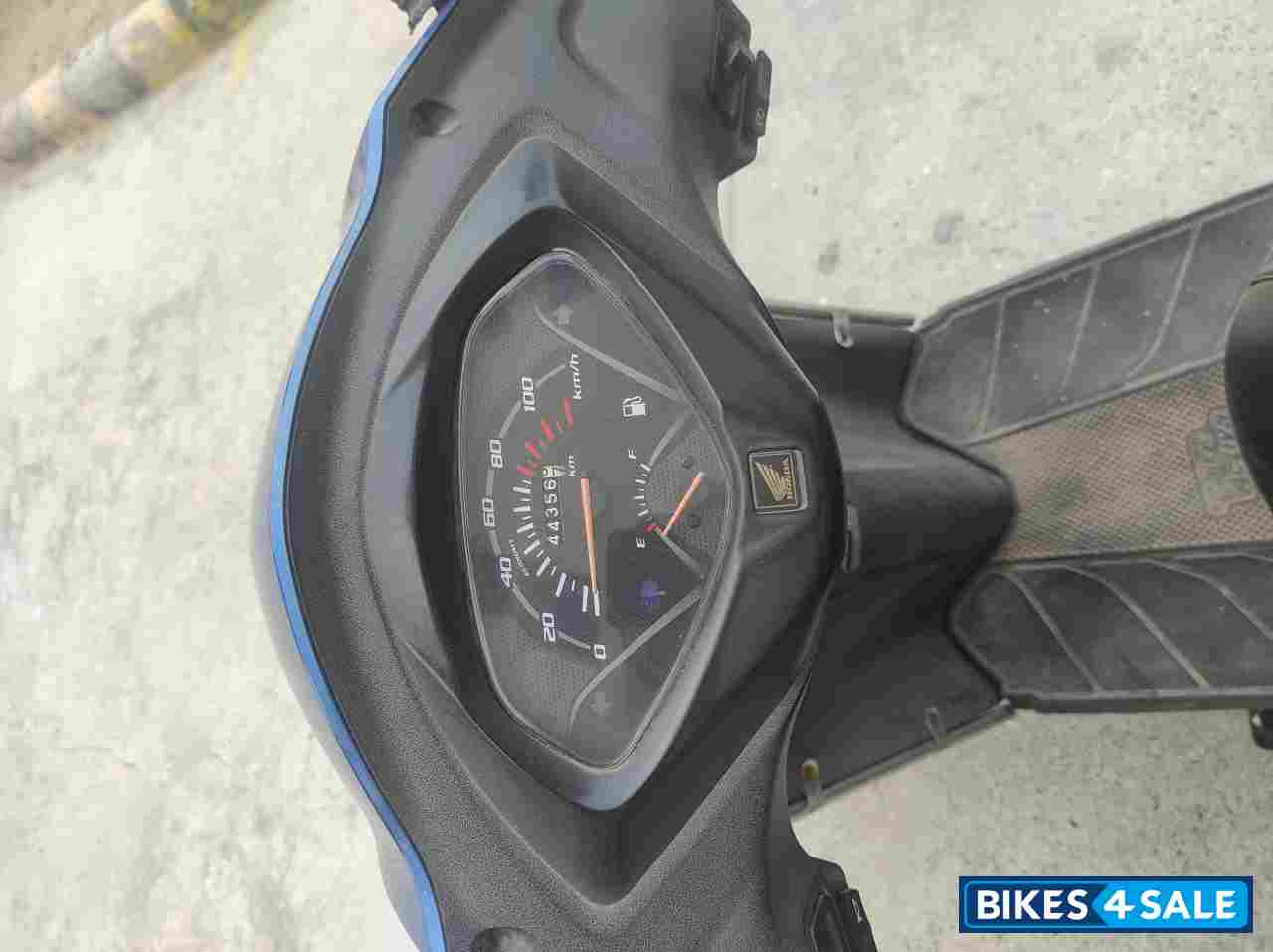 Blue Honda Activa 3G