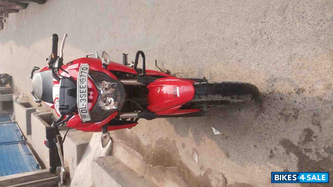 Red TVS Apache RTR 160 4V