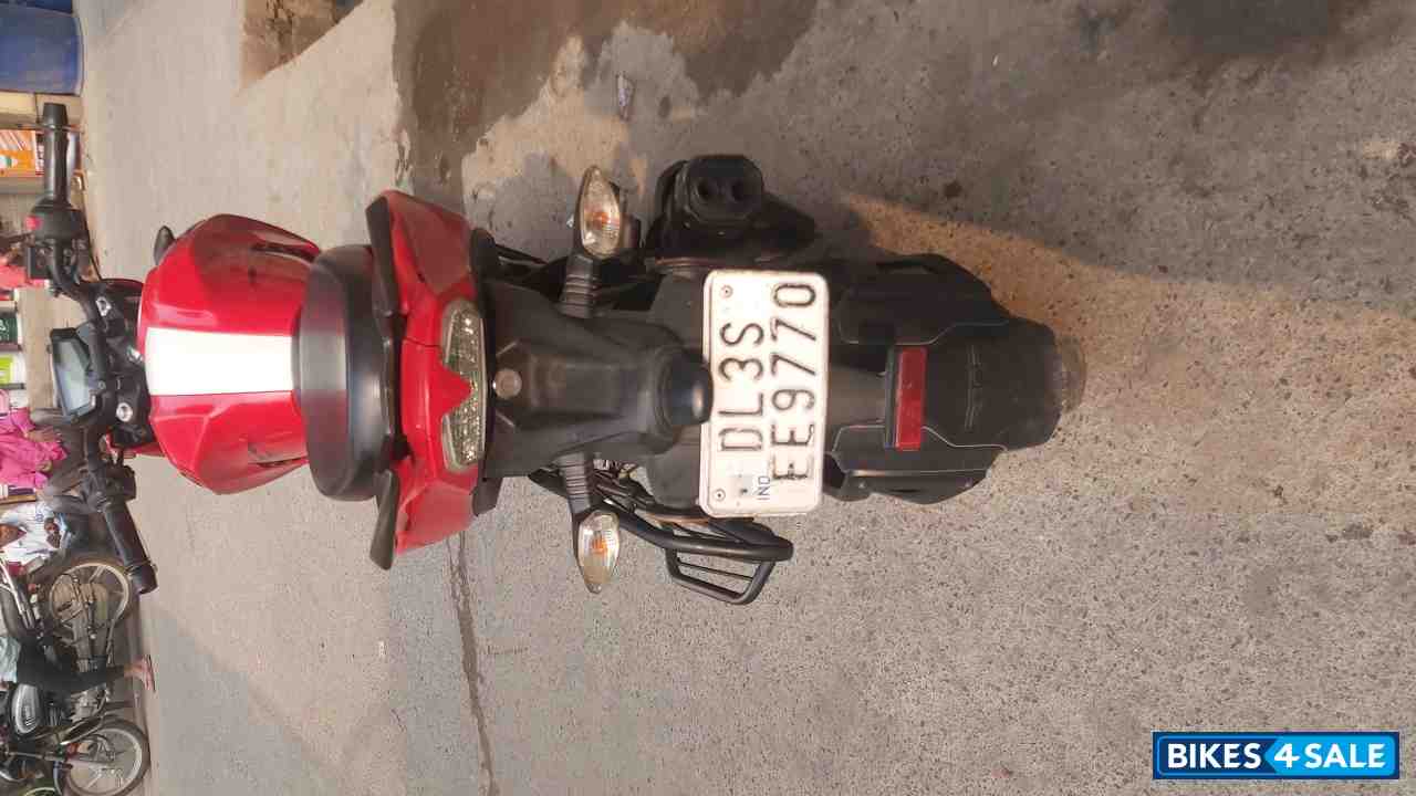 Red TVS Apache RTR 160 4V