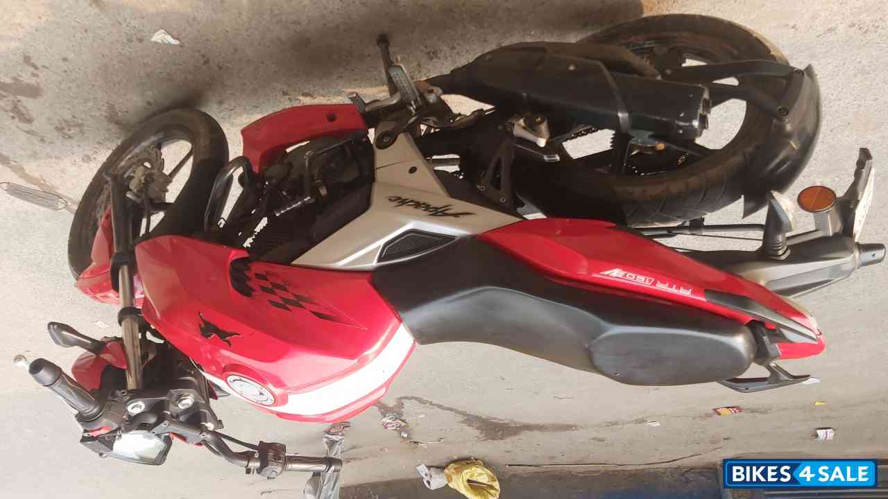 Red TVS Apache RTR 160 4V