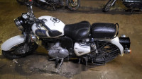 White Royal Enfield Classic 350