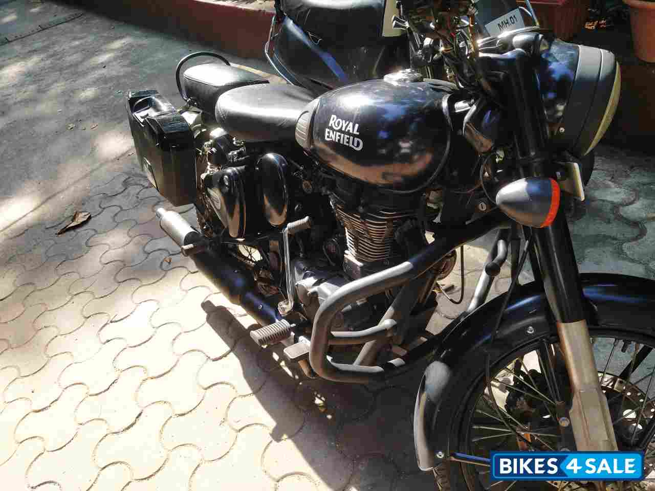 Black Stilth Royal Enfield Classic 500
