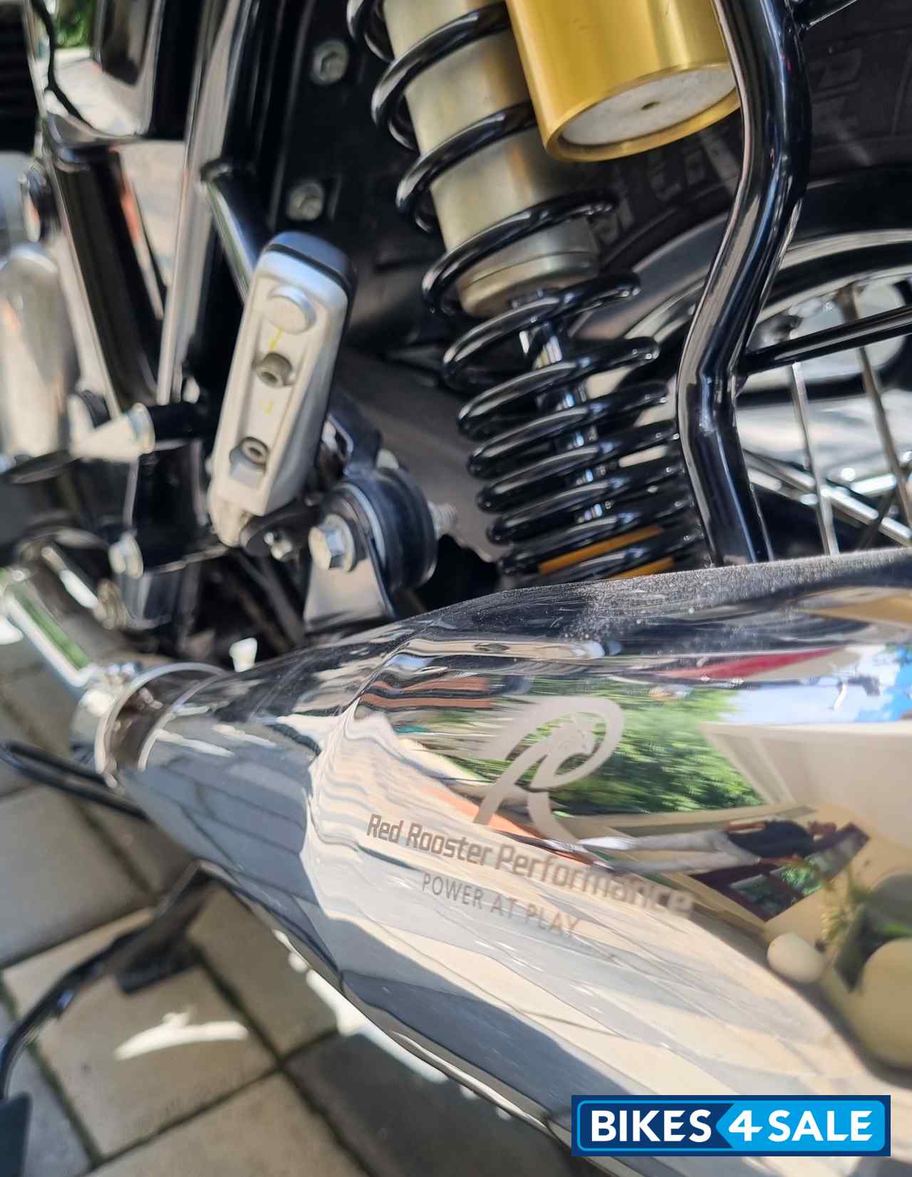 Baker Express (white & Red) Royal Enfield Interceptor 650 Twin Baker Express (white & Red) Royal Enfield Interceptor 650 Twin