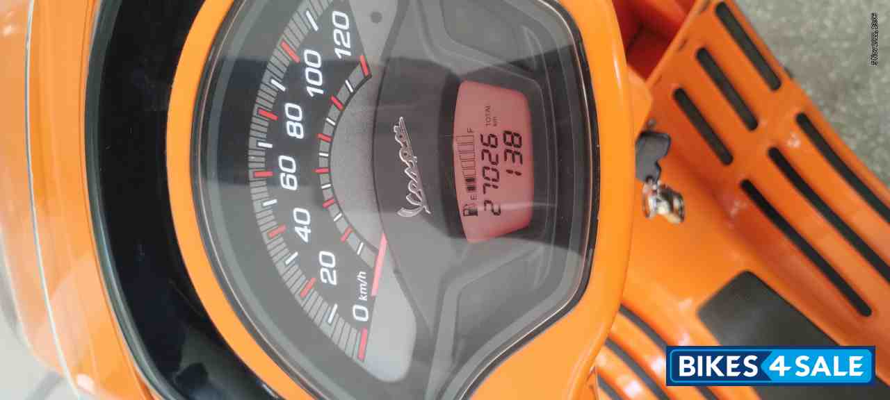 Orange Vespa SXL 150 FL 20