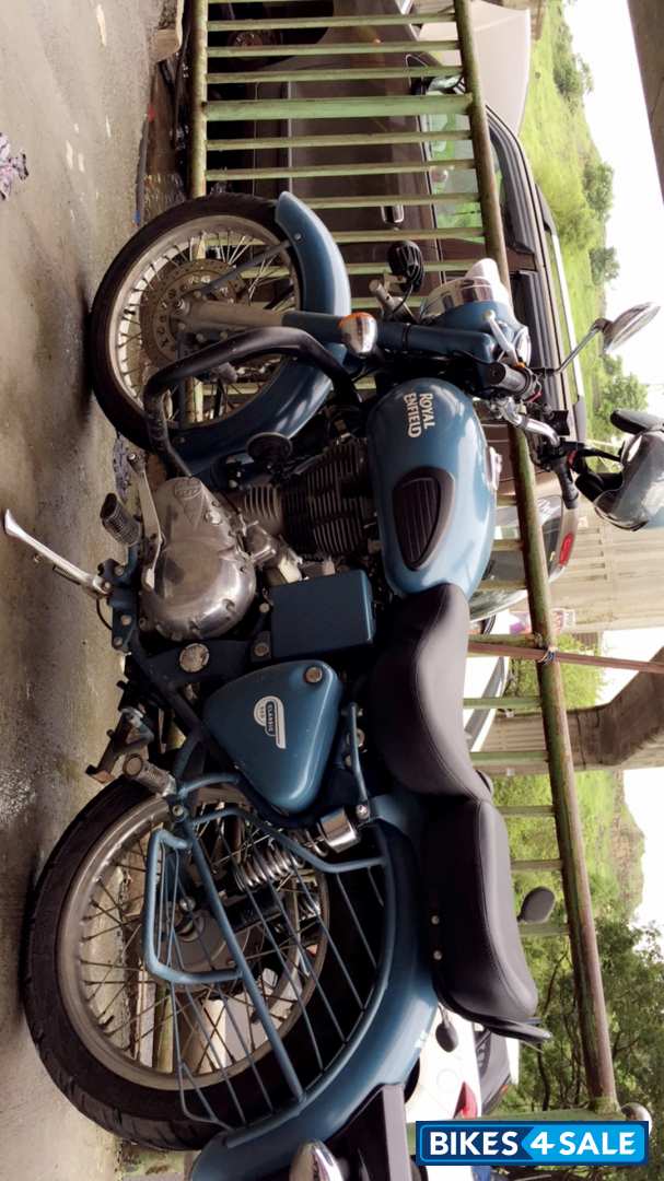 Royal Enfield Classic Squadron Blue