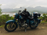 Royal Enfield Classic Squadron Blue