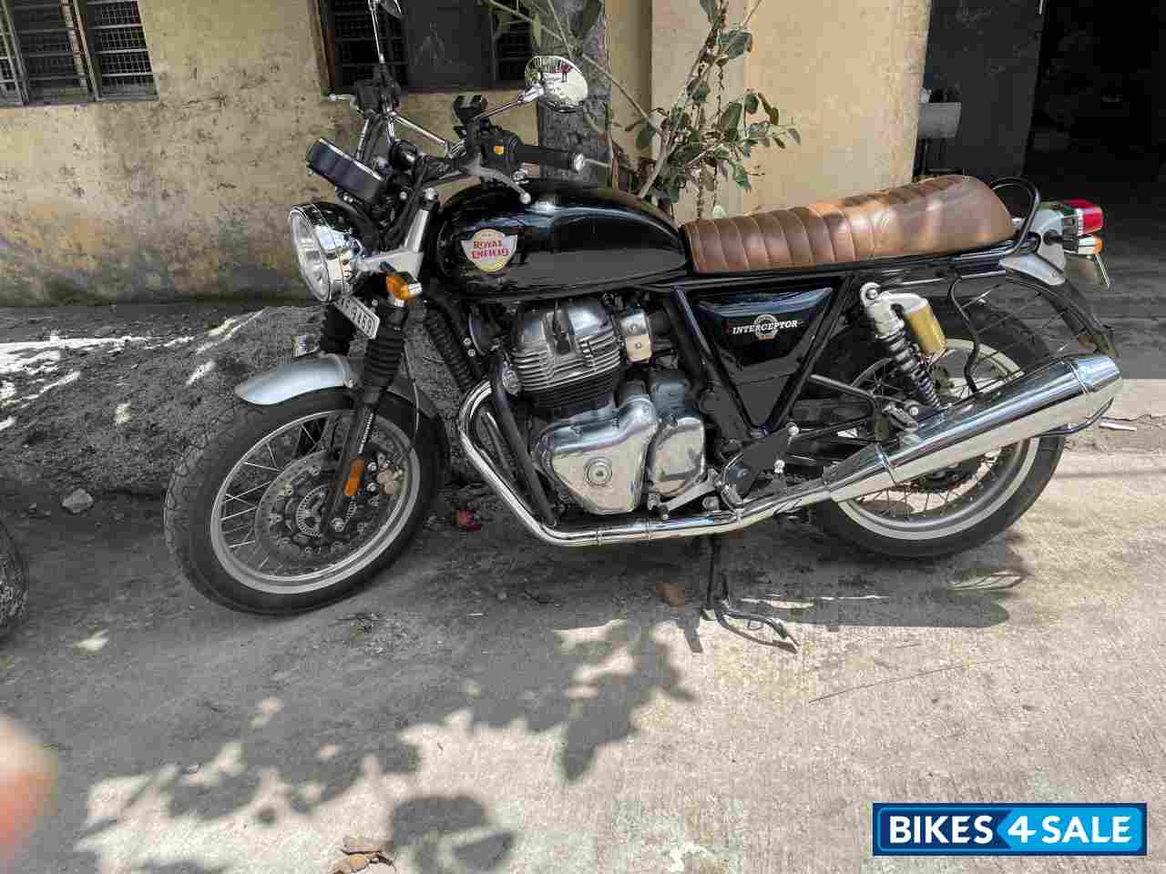 Black Royal Enfield Interceptor 650 Twin
