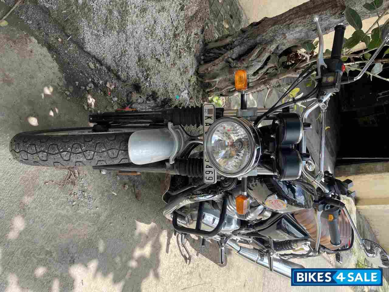 Black Royal Enfield Interceptor 650 Twin