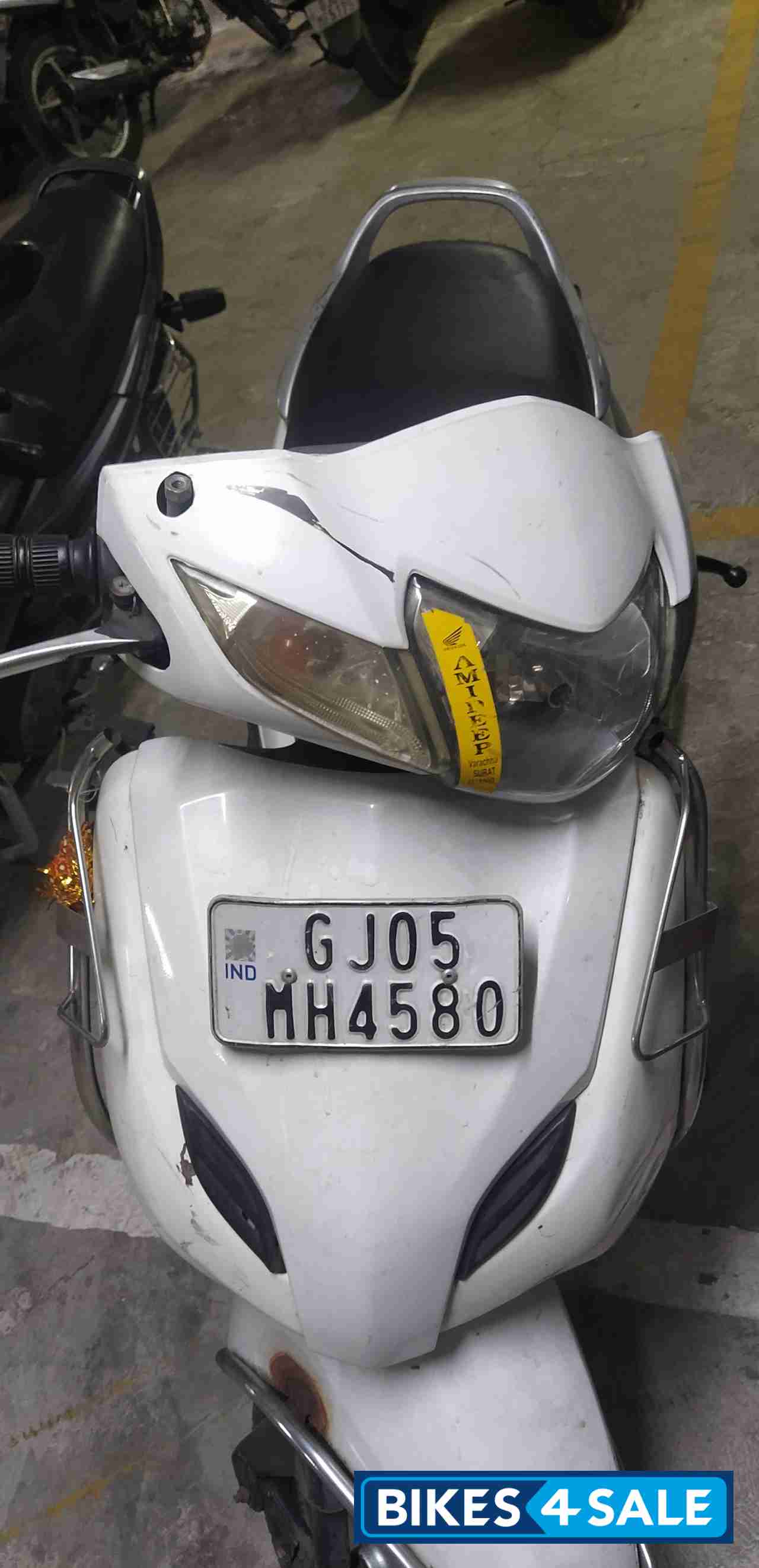 White Honda Activa 3G