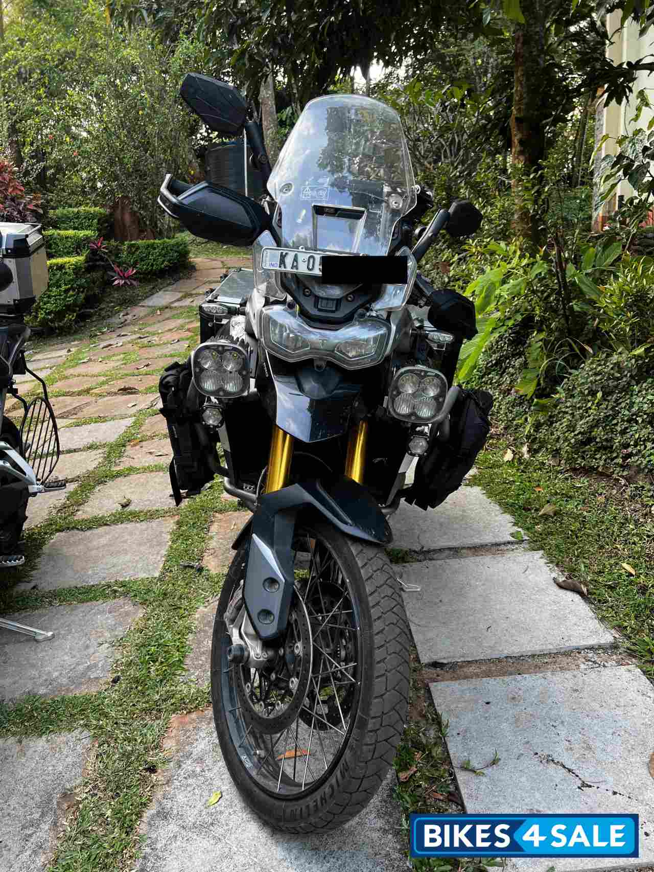 Sapphire Black Triumph Tiger 900 Rally Pro