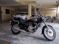 Black Bajaj Avenger Cruise 220