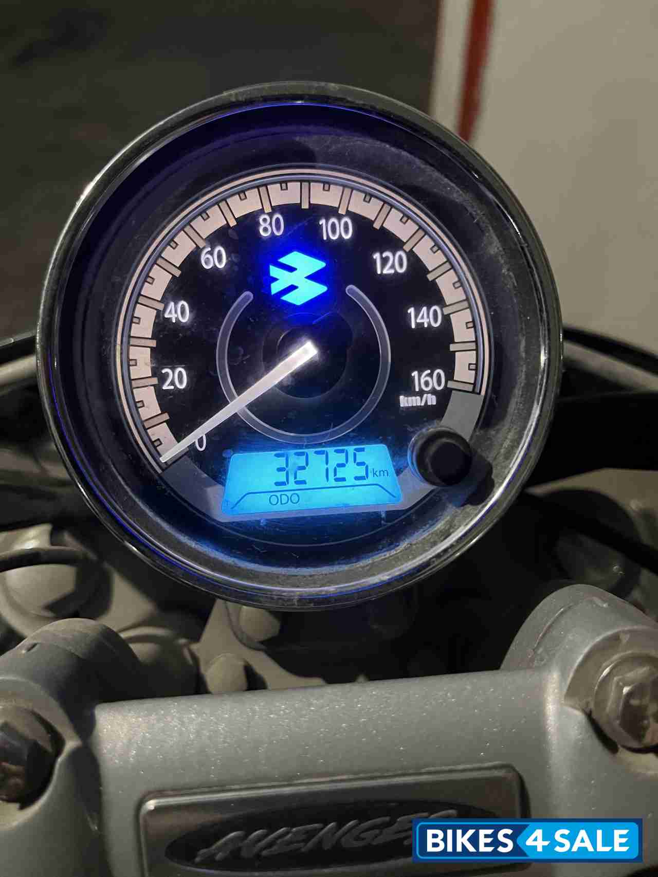 Black Bajaj Avenger Cruise 220 Black Bajaj Avenger Cruise 220