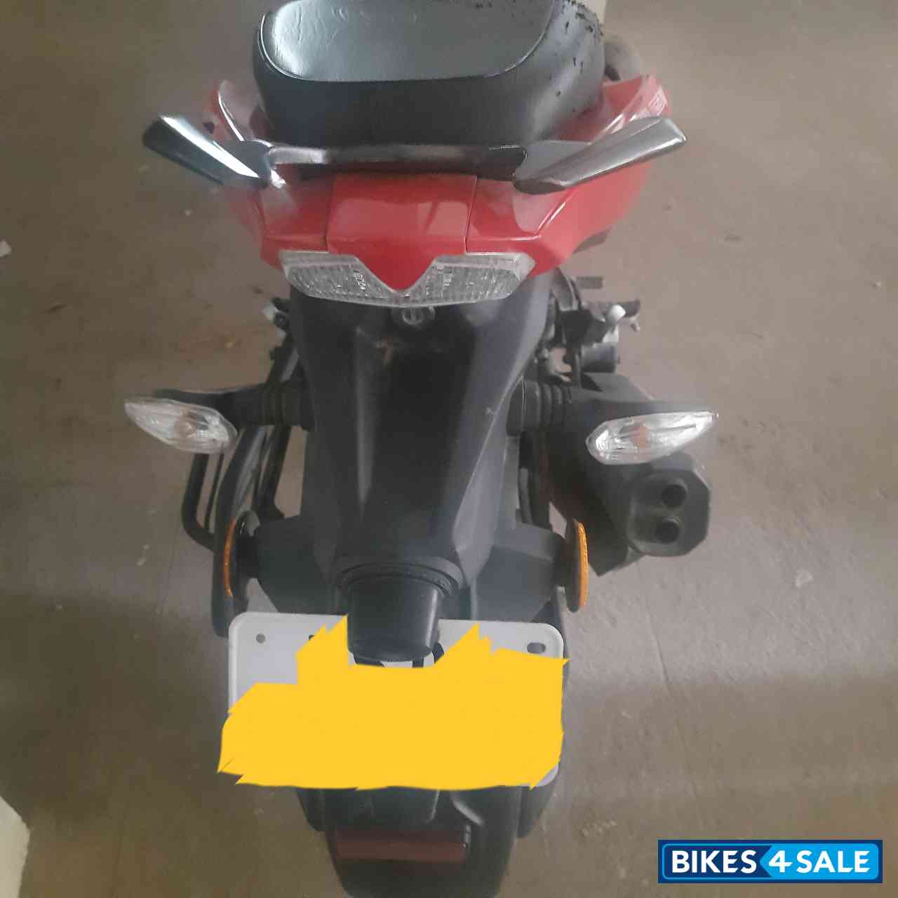 Red TVS Apache RTR 160 4V