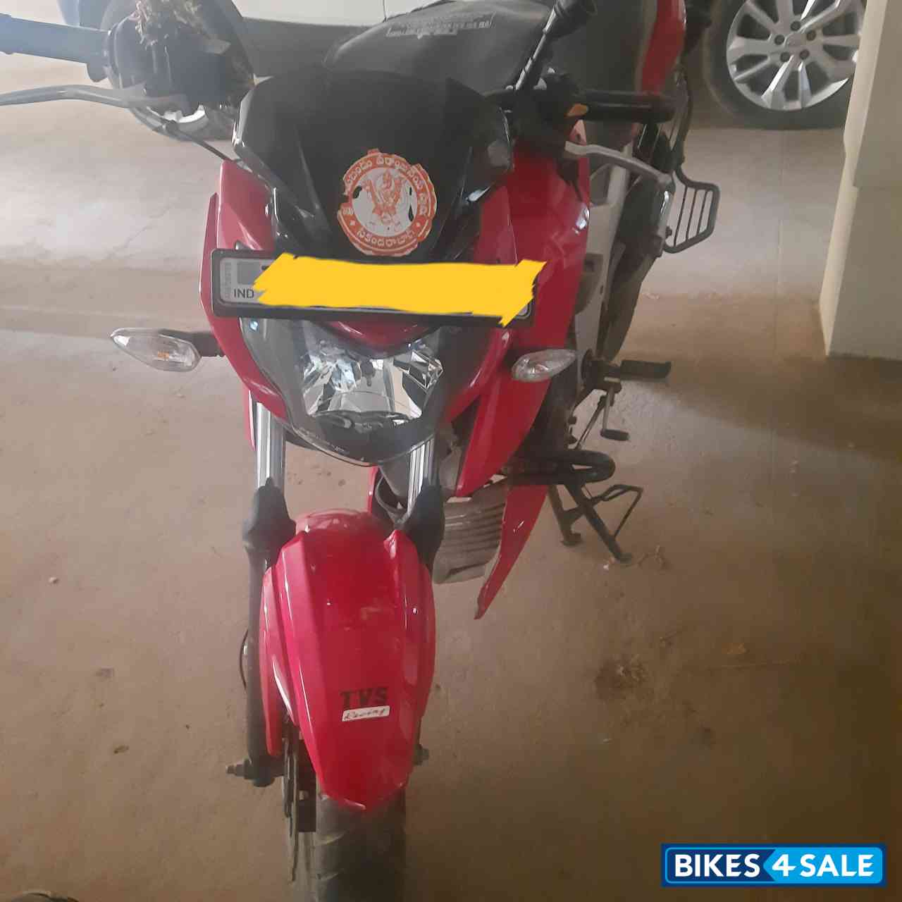 Red TVS Apache RTR 160 4V