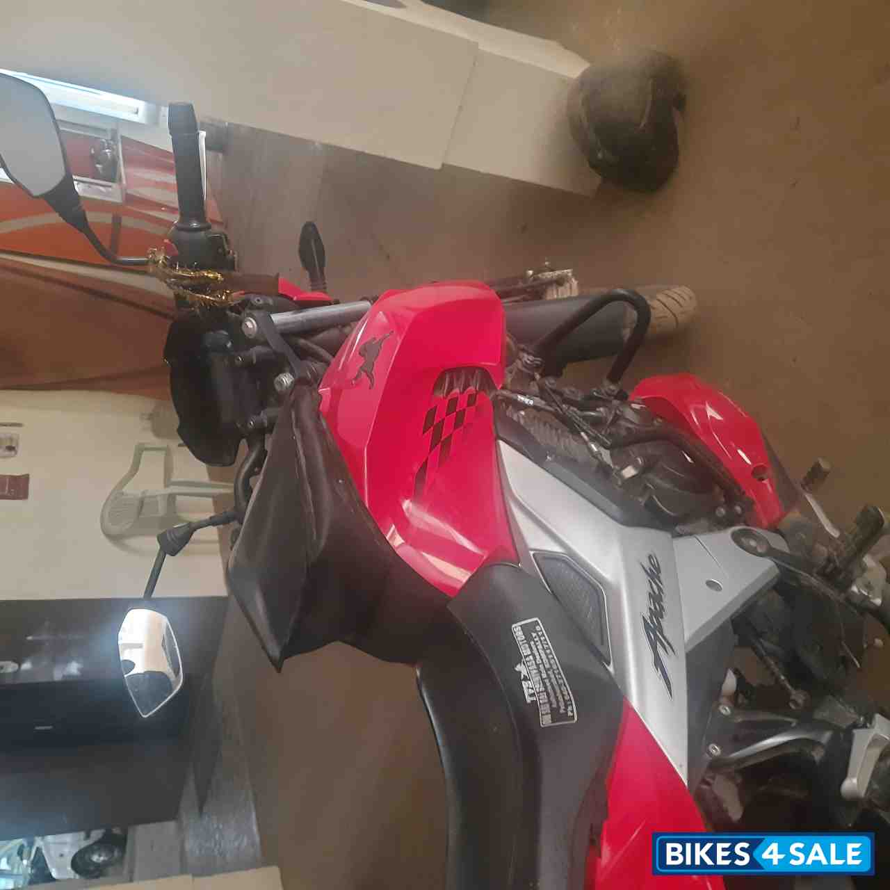 Red TVS Apache RTR 160 4V