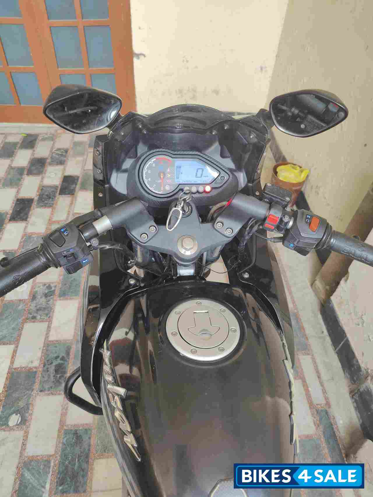 Blue And Black Bajaj Pulsar 220F