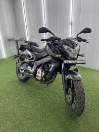 Black Bajaj Pulsar 200 NS