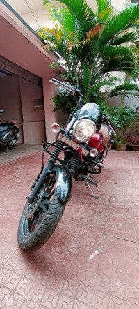 Red Bajaj Avenger 180 DTS-i