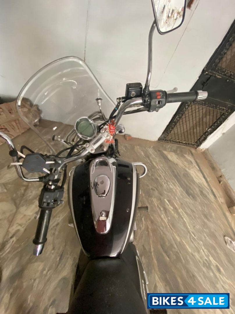Bajaj Avenger Cruise 220 BS6